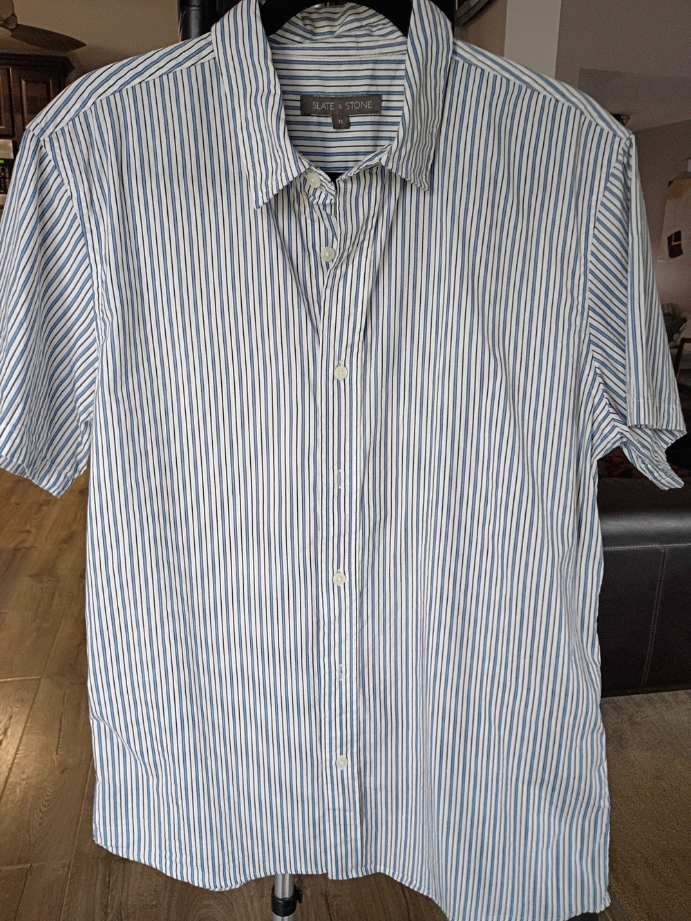 Slate & Stone Men’s Blue and White Striped Short-Sleeve Shirt